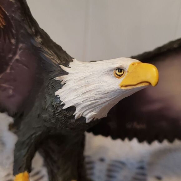 Bradford Exchange "Noble Guardian" from Wings of Power Collection Eagle Statue - Picture 4 of 6